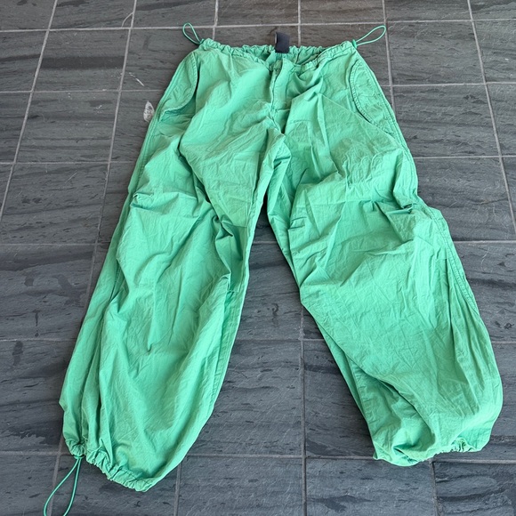 UO iets frans... Y2K Pantaloni Green Baggy Tech Cargo Pants Slouchy L -unisex - Picture 5 of 7